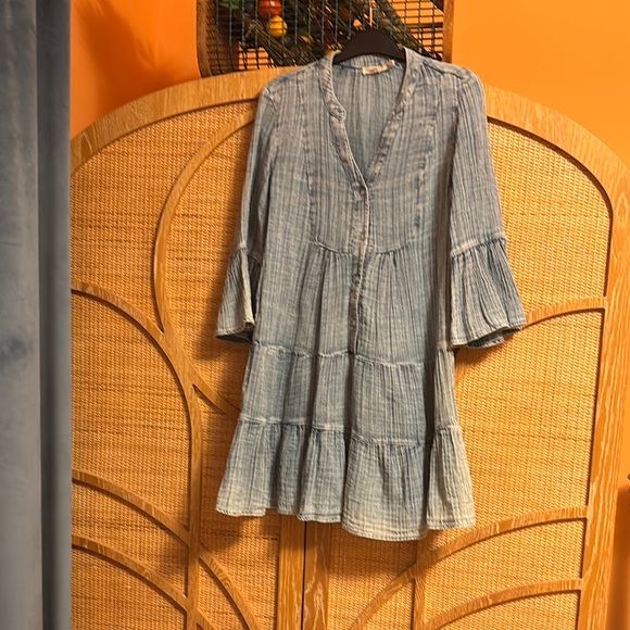 Faherty Tops - Faherty Blue Tiered 3/4 Sleeve Tunic with Mandarin Collar, size XS